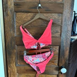 RED / FLORAL REVERSIBLE MAAJI BIKINI